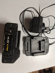 Taurus 14.4 V battery and charger