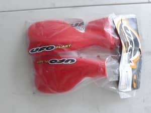 UFO HANDGUARDS TO SUIT HONDA CRF450 HO3698 BLACK OR RED