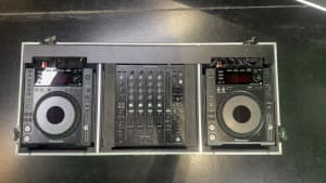 Pioneer DJM750mk2 4-channel DJ Mixer 2x CDJ850’s in case
