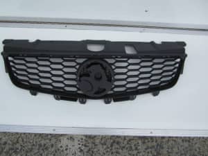 HOLDEN COMMODORE VE series 2 SS SV6 SSV LS1 LS2 FRONT GRILLE