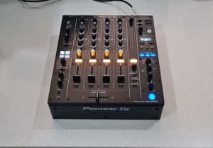 PIONEER DJM 750mk2 mixer (Immaculate)