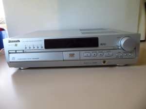 Panasonic SC-HT70 5 disc CD player/DVD player/receiver