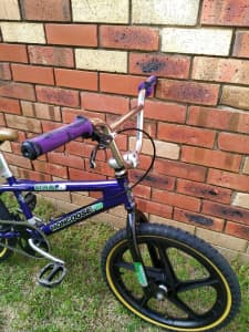 MONGOOSE PRO Stylist BMX Bike, 2001 Model Bicycle, RARE In Purple.