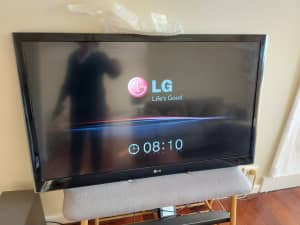 LG TV 47 inch LED LCD Smart working