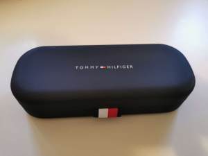 Brand New Tommy Hilfiger Unisex Glasses Clam Shell Hard Case $25
