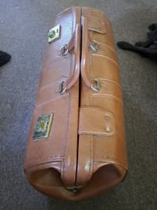 Antique/vintage brown leather doctors bag