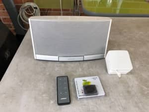 Bose SoundDock Portable Digital System - Bluetooth Adapter - White.