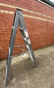 1.8m ladder-URGENT SALE $30