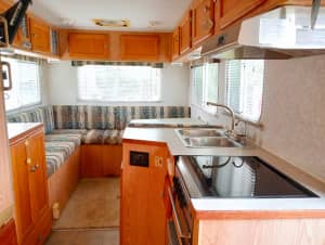 2008 Trailblazers RV 5th wheel series 24ft with awning OWNED SINCE NEW