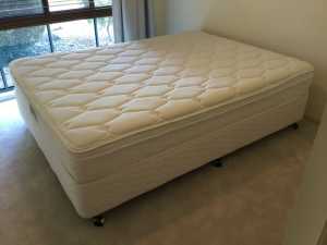 QUEEN SIZE BED ENSEMBLE / KING KOIL