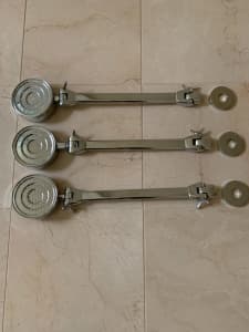 4 x high quality shower heads and arms