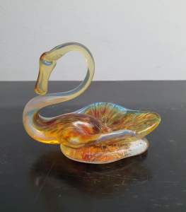 Gerry reilly opalescent glass Swan figure 