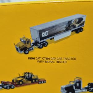 CAT Caterpillar CT660 Day Cab Tractor Mural Trailer Transport 1:50
