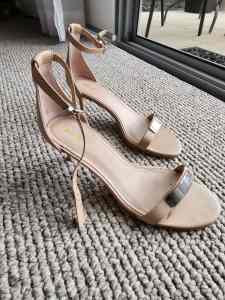 Mimco Leather Ladies size 40 shoes