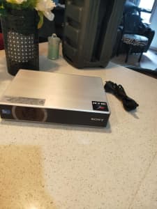 Projector Sony Data Projector VPL-CX20 made in Japan in fantastic work