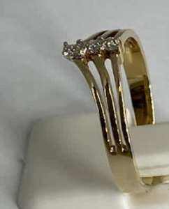 9CT Y/GOLD AND DIAMOND DRESS RING - 378045