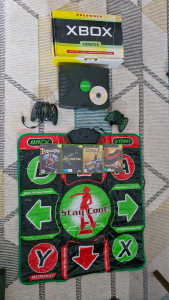 Original Xbox (softmodded) 2 controllers 5 games Dance Mat