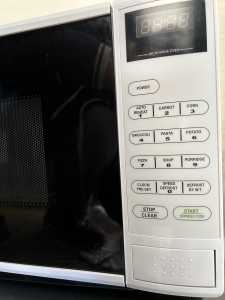Brand new microwave oven