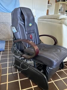 MASSAGE CHAIR WITH BACK AND SEAT VIBRATION AND NECK FINGERS LEG REST