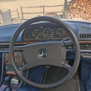1986 Mercedes-Benz 300 SE 4 SP AUTOMATIC 4D SEDAN