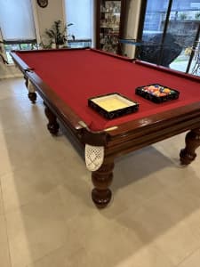 3/4 size deluxe pool table