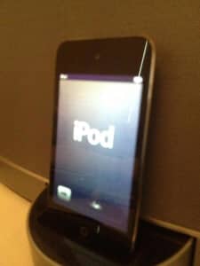 Ipod Touch 8gb 4th Generation (BLACK) - With Camera