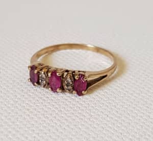 9ct gold ruby & diamond ring 
