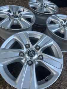 200 series Toyota Land Cruiser factory alloy wheels