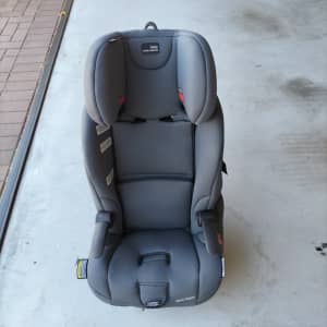 Britax Safe and Sound car seat
