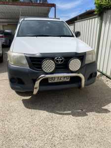 2013 TOYOTA HILUX WORKMATE 4 SP AUTOMATIC C/CHAS