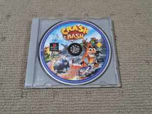 Crash Bash - Sony Playstation 1 (PS1) Game *DISC ONLY* Black Label Ver
