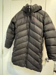 Marmot 100% Down Filled Coat Girls- Large 10-12. Bought brand new. 