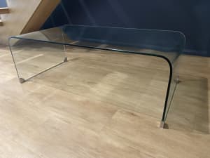 Glass frameless coffee table