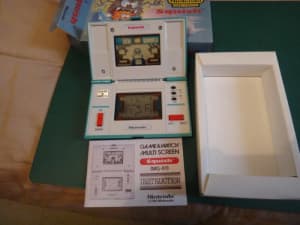 Nintendo Game Watch Squish in collector condition  in working conditio