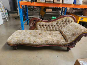 Antique Chaise lounge 