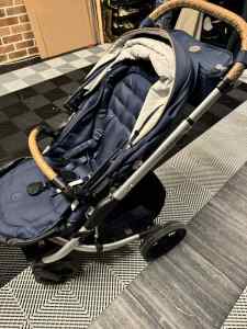 Reds Baby Pram Used in Great Nic