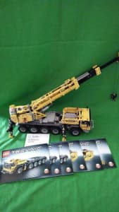 Lego Technic mobile crane mk2 42009