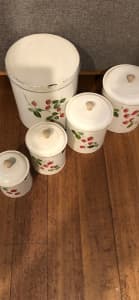 Canisters/Vintage-Strawberry design