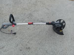 GRASS TRIMMER IN GOOD CONDITION