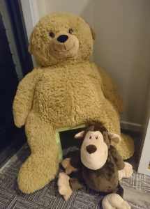 Display toys:Big Bear, Monkey and a Chair