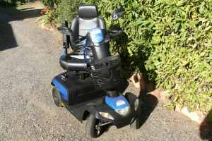 MOBILITY SCOOTER INVACARE HD AS NEW LARGE 2 SPEED