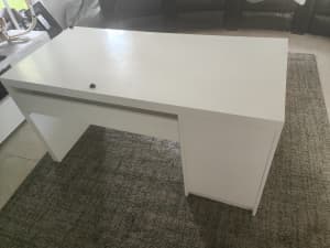 Second hand IKEA desk