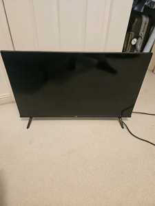 TCL Smart TV 32 Inch AS NEW
