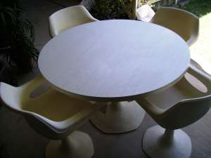 sebel hobnob vintiage wine glass base table and 4 chairs c/a 1980