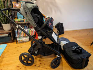Bugaboo Fox 2 complete with extra canopy