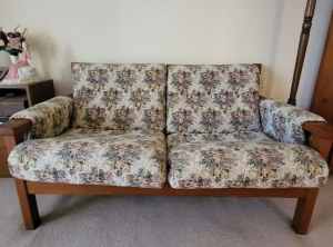 Sofa set with recliner