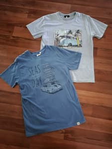 T-SHIRTS FOR MEN SMALL X 2