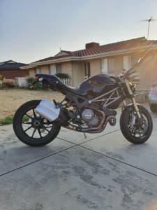 Ducati Monster 1100Evo