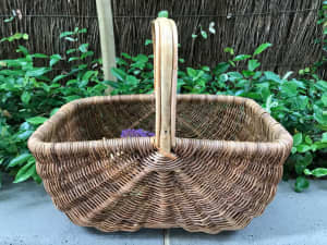 Large wicker and bamboo basket. Rectangular shape.