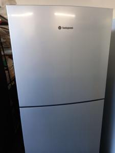 WESTINGHOUSE 254L fridge freezer warranty serviced eftpos afterpay del